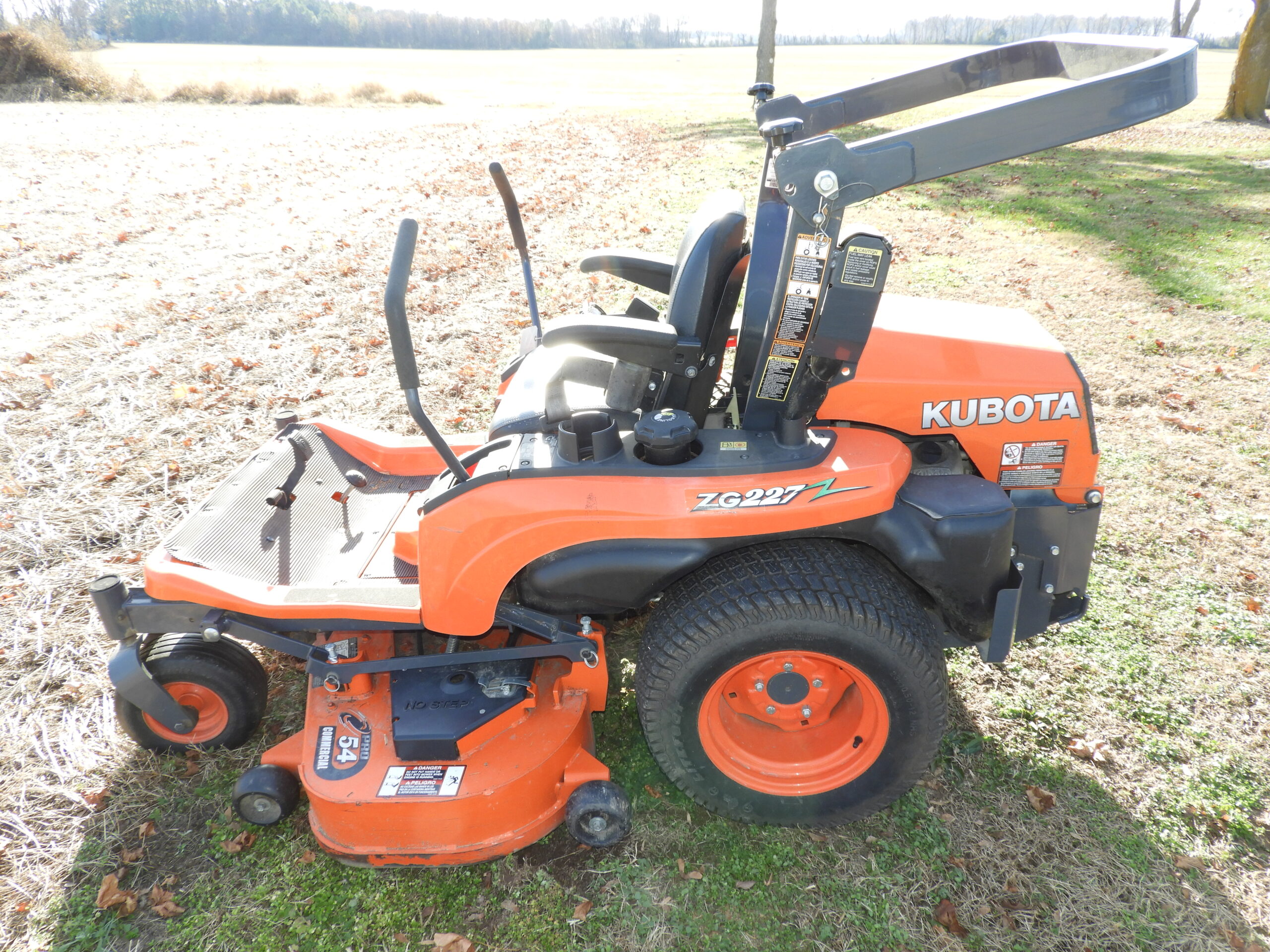 Transitional Design Online Auctions - BLACK & DECKER Grass Hog